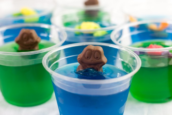 Frog in a Pond using Berry Blue Jello