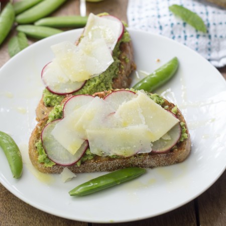 Mint and Pea Puree on Grilled Bread